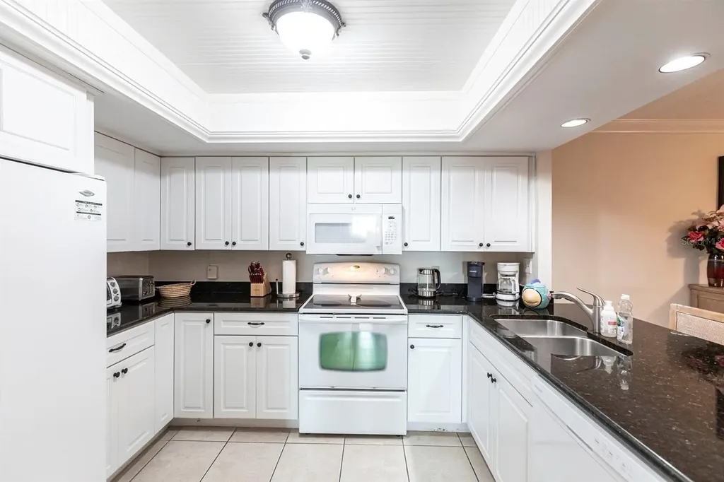 1125 W Peppertree Drive Sarasota FL 34242