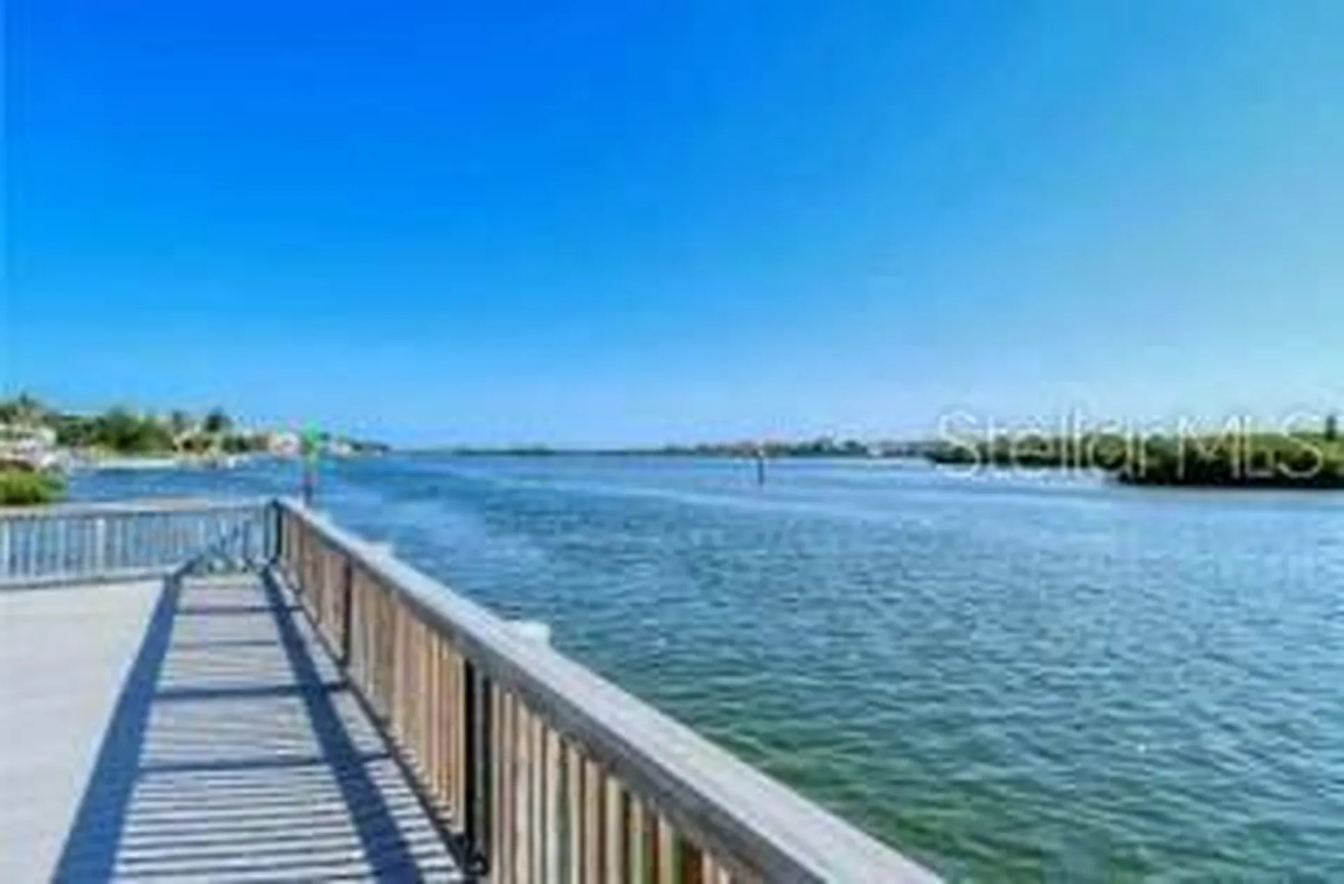 1125 W Peppertree Drive Sarasota FL 34242