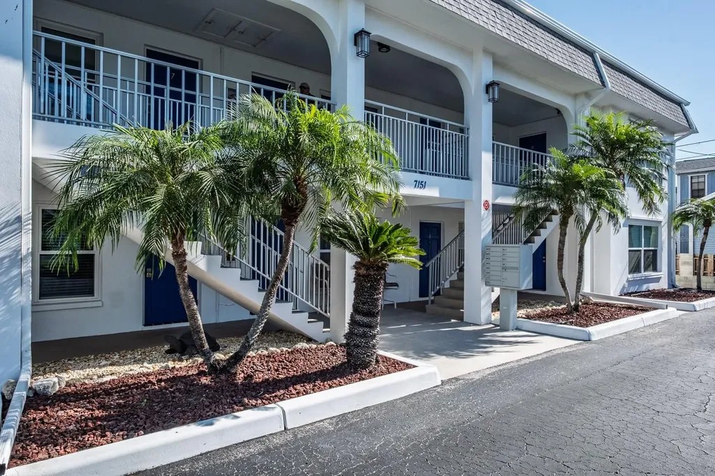 7151 Sunset Way St Pete Beach FL 33706