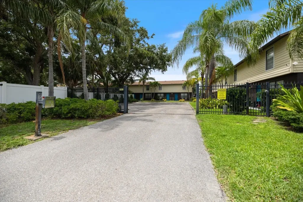960 Highland Street Sarasota FL 34234