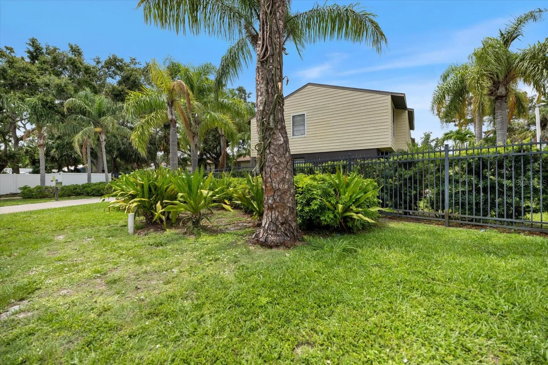 960 Highland Street Sarasota FL 34234