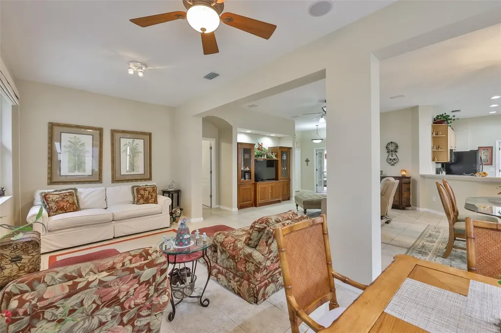 1118 Emerald Dunes Drive Sun City Center FL 33573