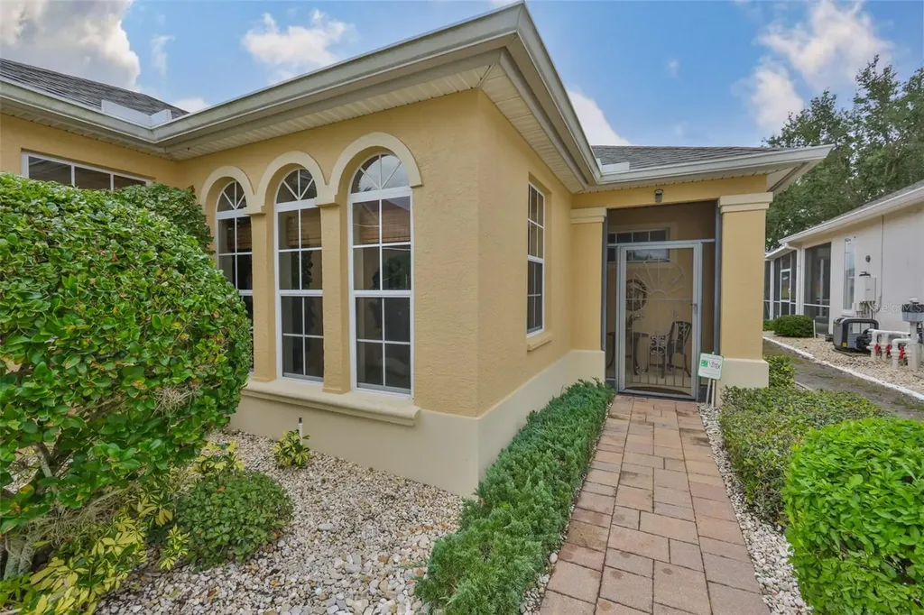 1118 Emerald Dunes Drive Sun City Center FL 33573