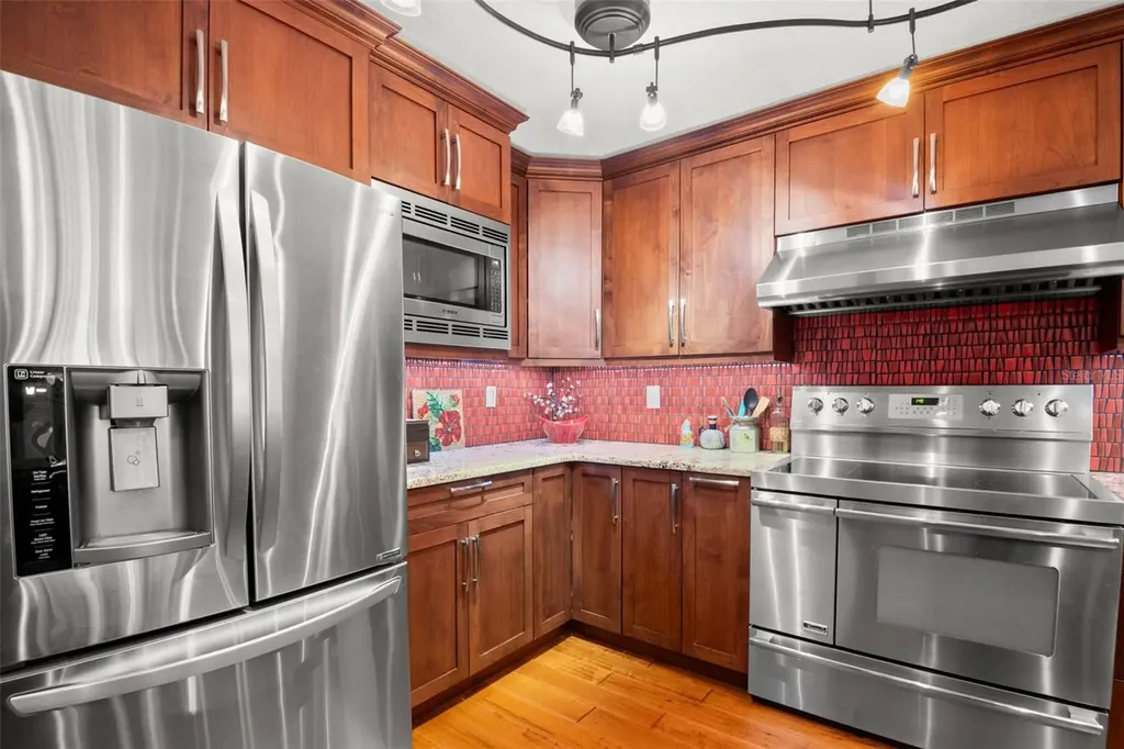 12 Mariner Drive Tarpon Springs FL 34689