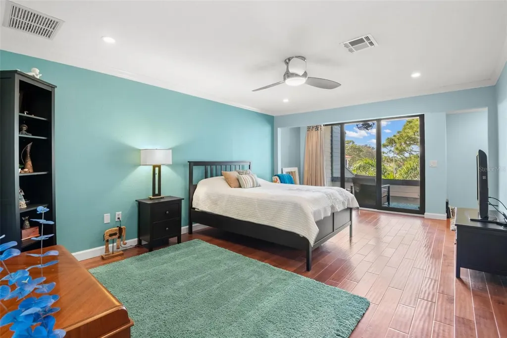 12 Mariner Drive Tarpon Springs FL 34689