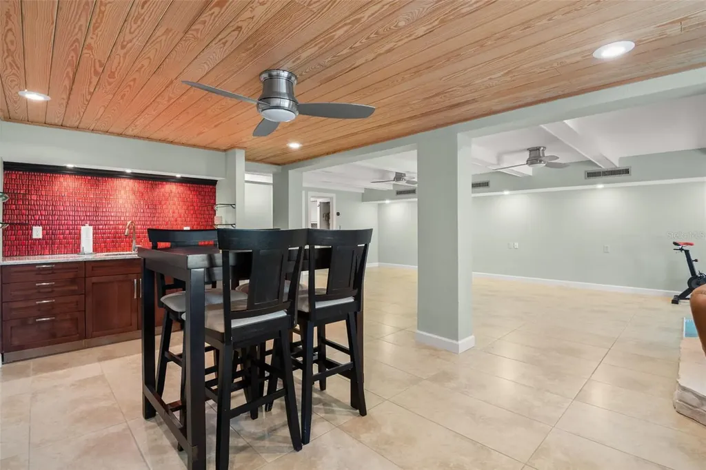 12 Mariner Drive Tarpon Springs FL 34689