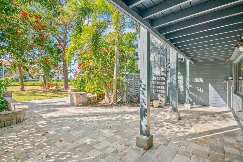 12 Mariner Drive Tarpon Springs FL 34689