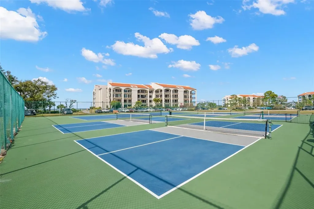 12 Mariner Drive Tarpon Springs FL 34689
