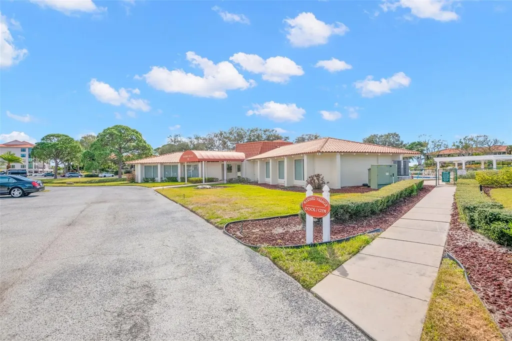 12 Mariner Drive Tarpon Springs FL 34689