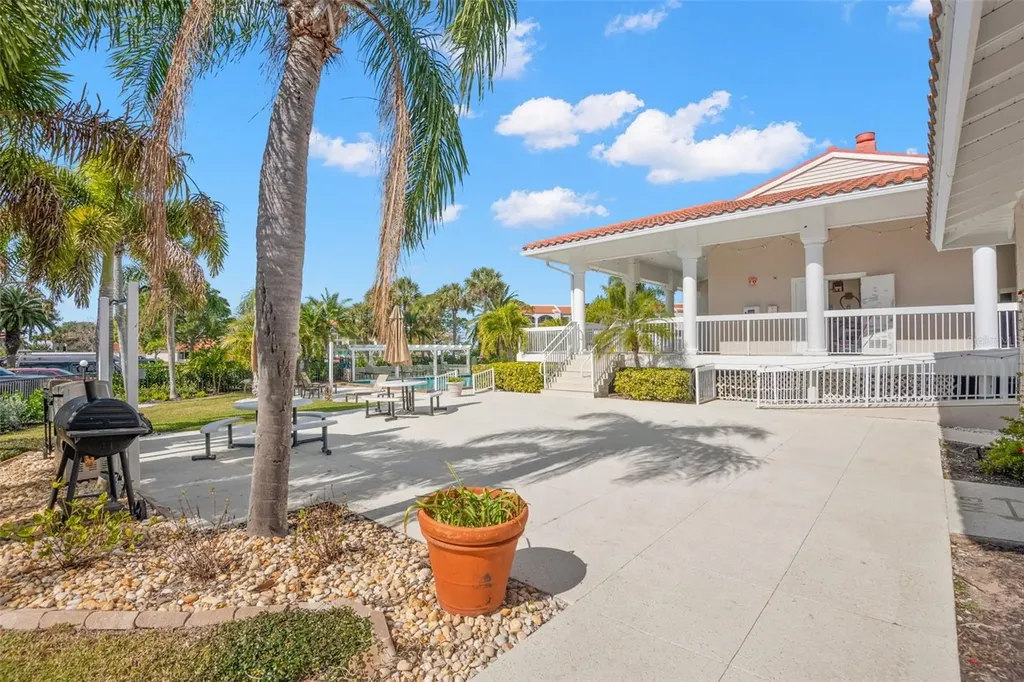 12 Mariner Drive Tarpon Springs FL 34689