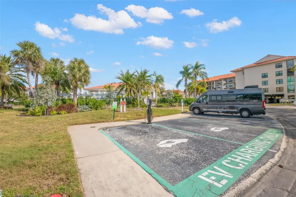 12 Mariner Drive Tarpon Springs FL 34689
