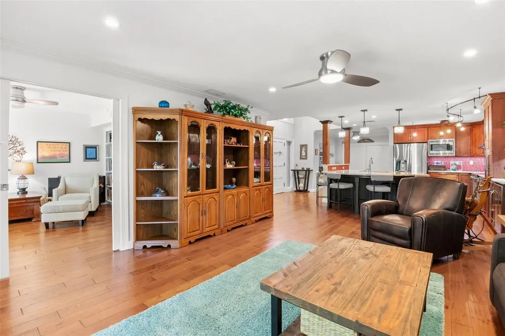12 Mariner Drive Tarpon Springs FL 34689