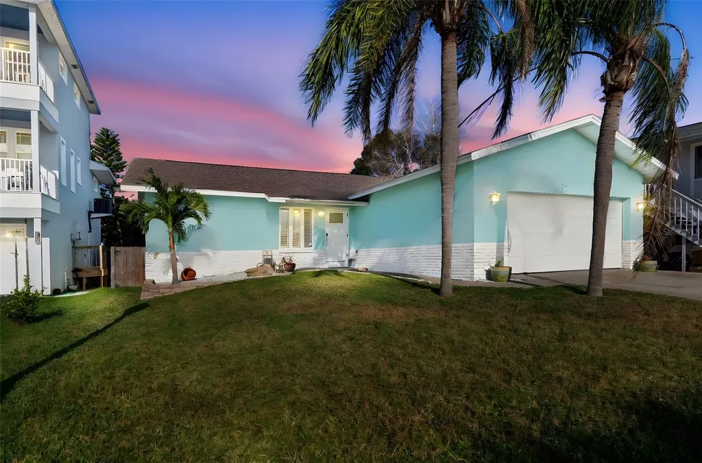 216 176th Avenue E Redington Shores FL 33708