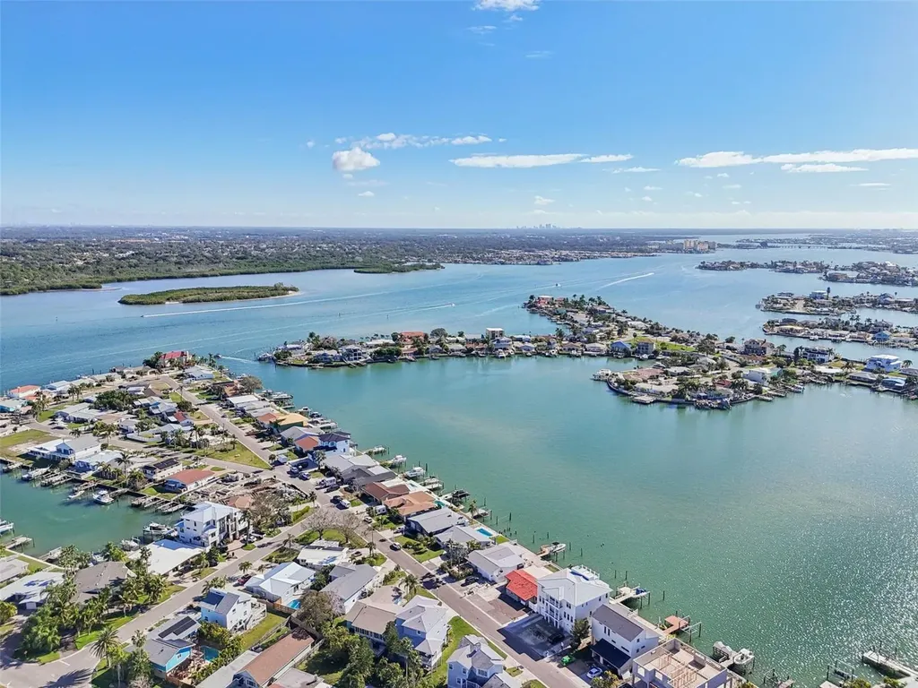 216 176th Avenue E Redington Shores FL 33708