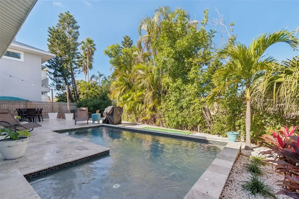 216 176th Avenue E Redington Shores FL 33708