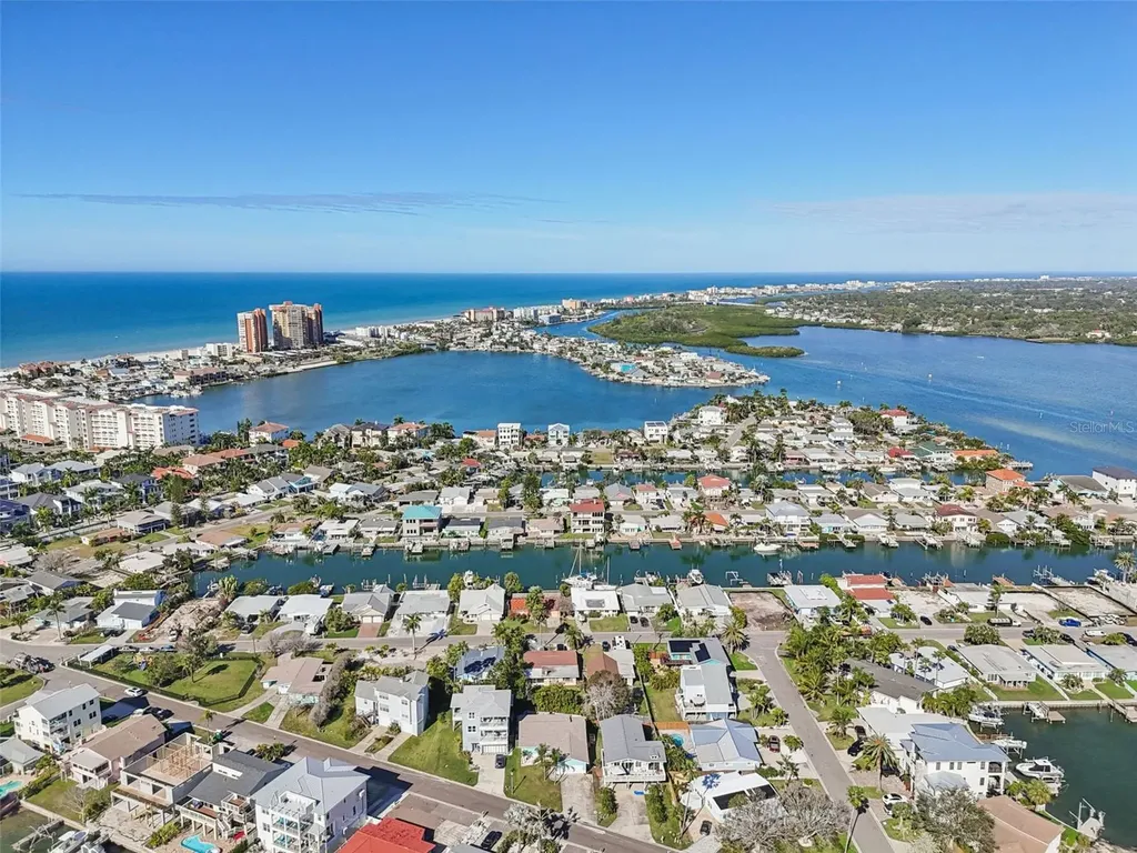 216 176th Avenue E Redington Shores FL 33708