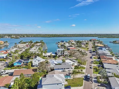 216 176th Avenue E Redington Shores FL 33708