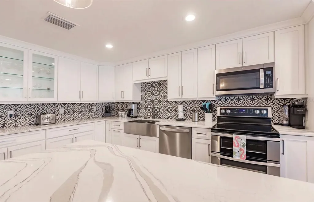 1125 W Peppertree Drive Sarasota FL 34242