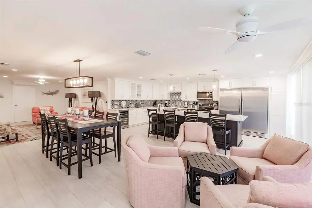 1125 W Peppertree Drive Sarasota FL 34242