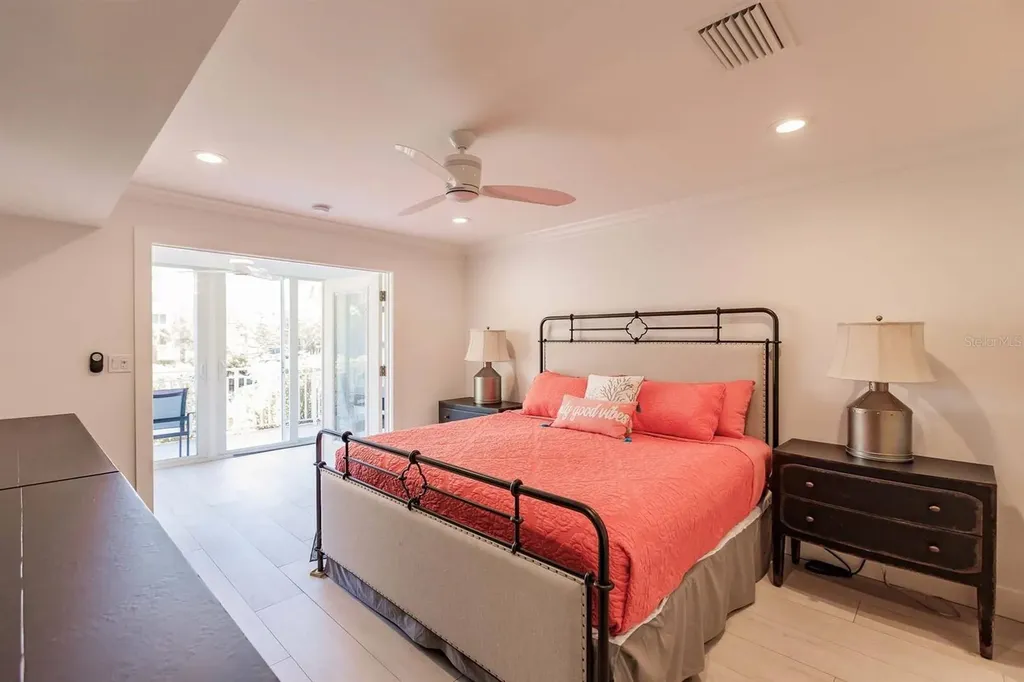 1125 W Peppertree Drive Sarasota FL 34242