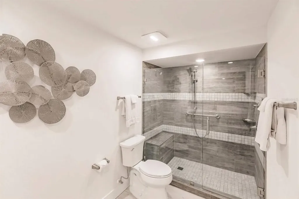1125 W Peppertree Drive Sarasota FL 34242