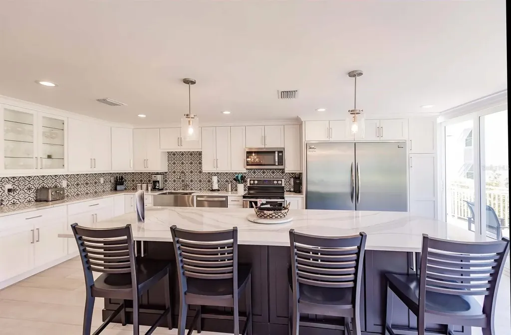 1125 W Peppertree Drive Sarasota FL 34242