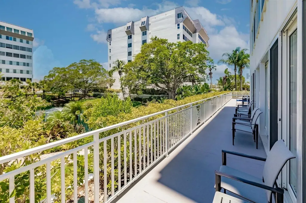 1125 W Peppertree Drive Sarasota FL 34242