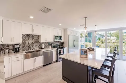 1125 W Peppertree Drive Sarasota FL 34242
