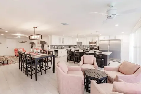 1125 W Peppertree Drive Sarasota FL 34242