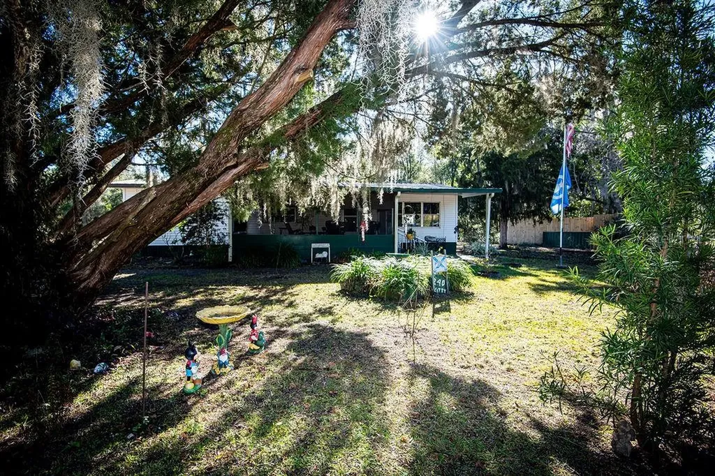 240 Kitty Avenue Interlachen FL 32148