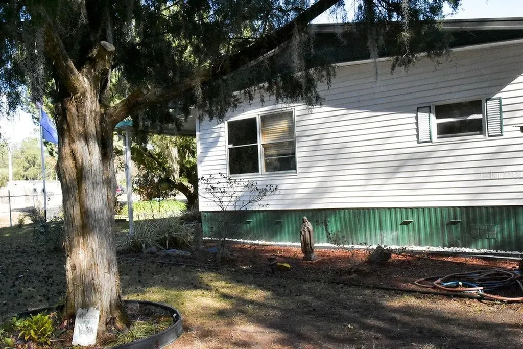 240 Kitty Avenue Interlachen FL 32148
