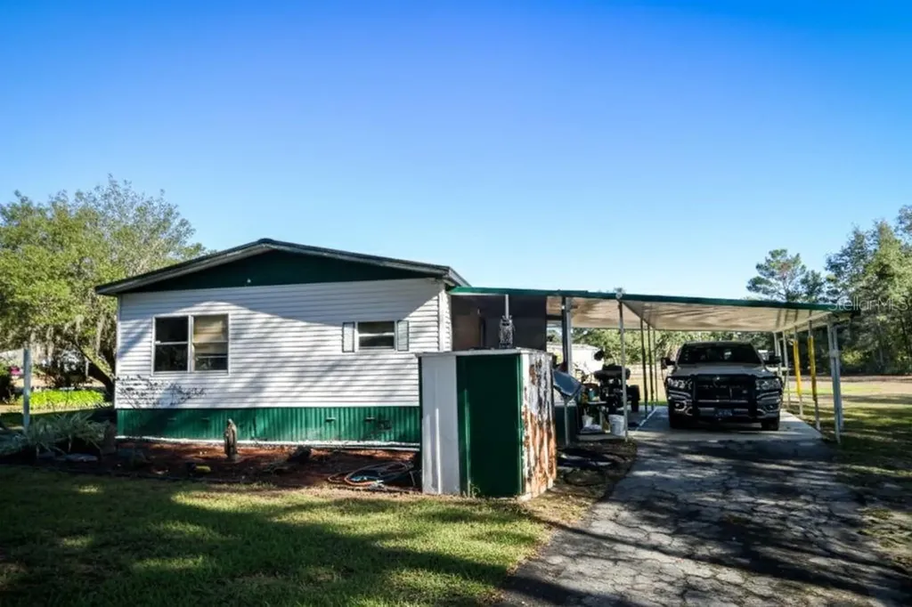 240 Kitty Avenue Interlachen FL 32148