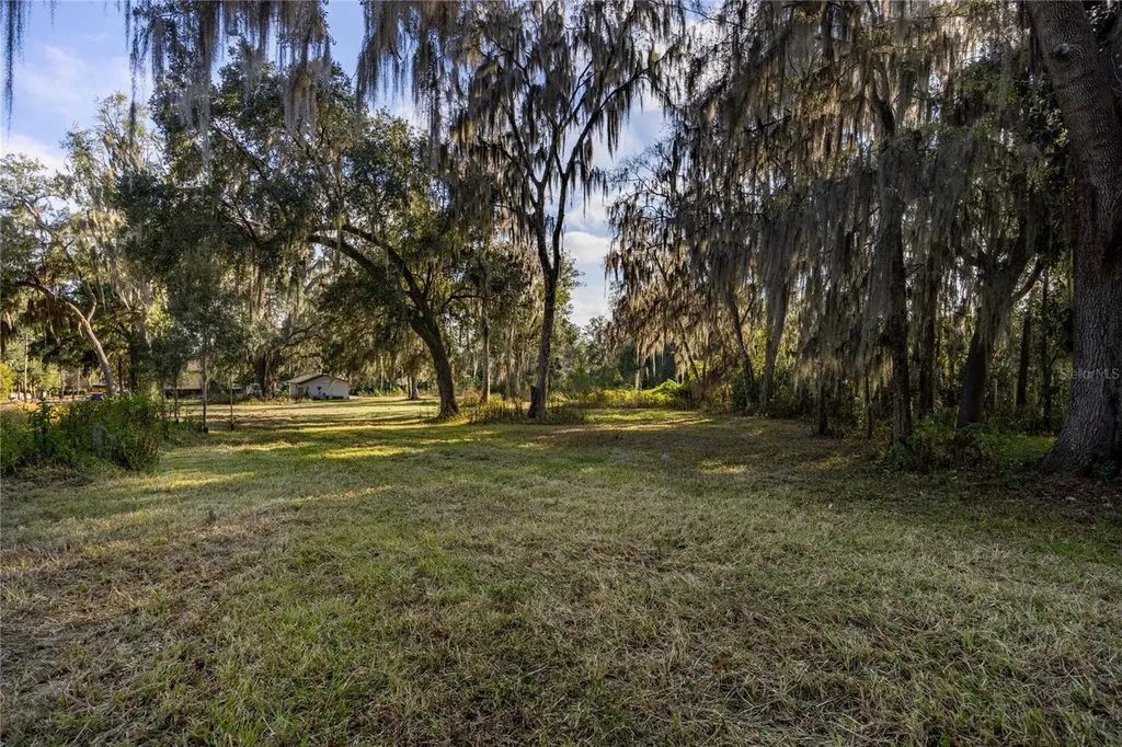560 NW 39th Road Gainesville FL 32607