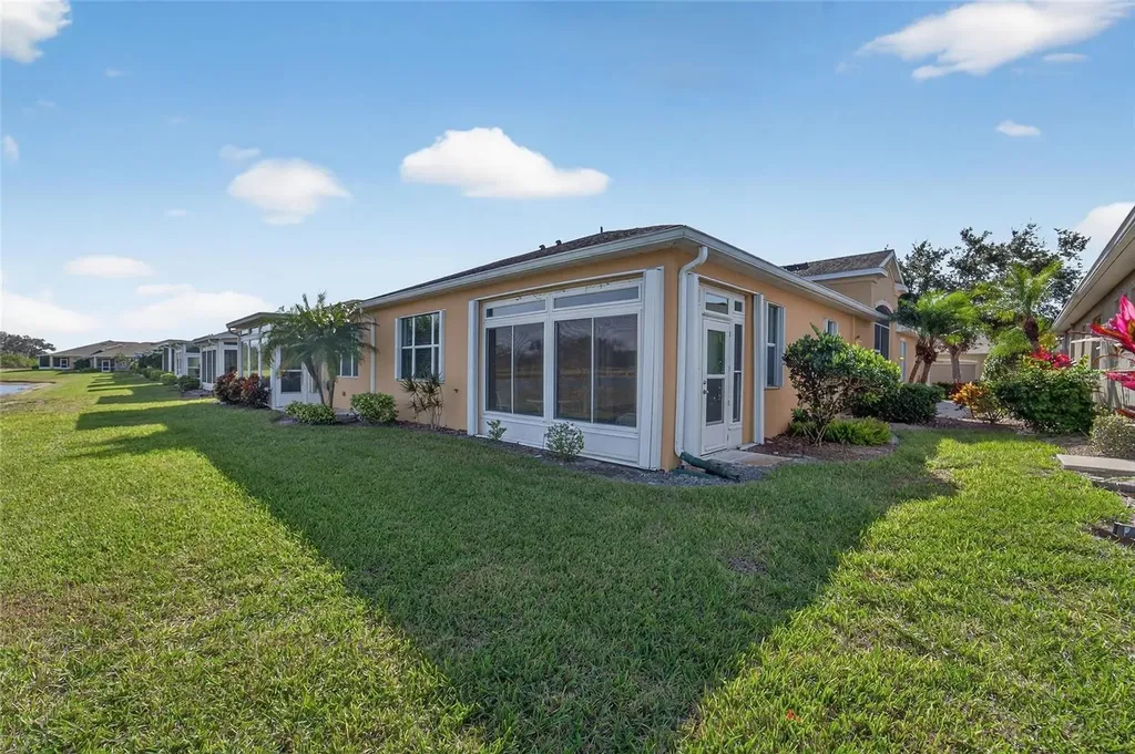 2243 Oakley Green Drive Sun City Center FL 33573