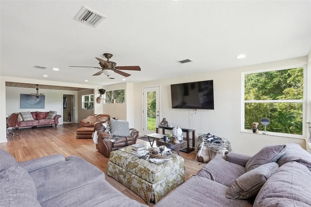 2814 W Humphrey Street Tampa FL 33614