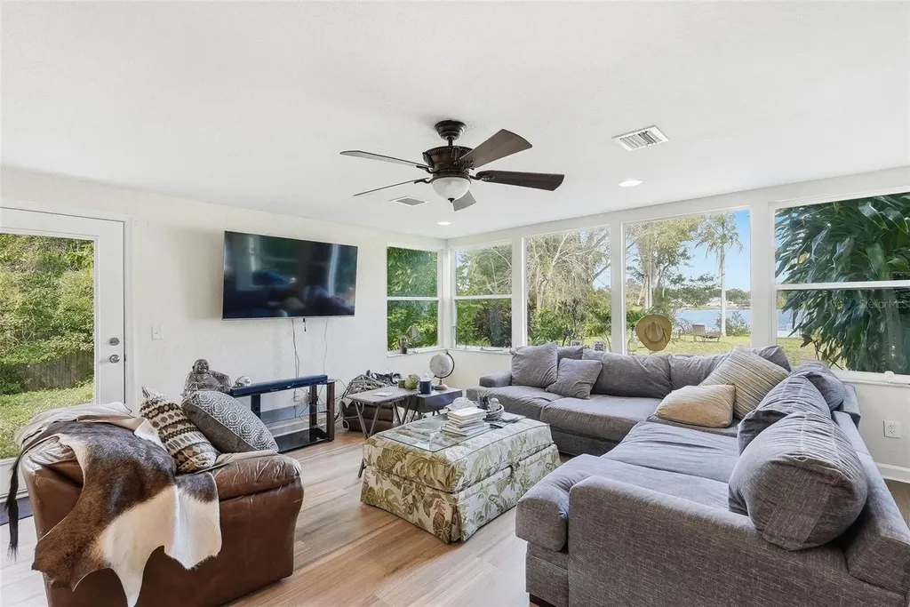 2814 W Humphrey Street Tampa FL 33614