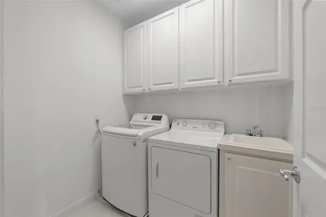 7665 Bergamo Avenue Sarasota FL 34238