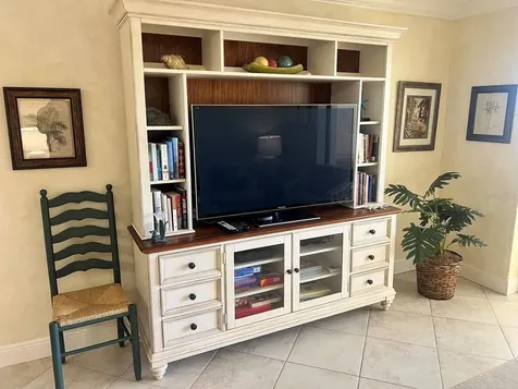 1125 W Peppertree Drive Sarasota FL 34242