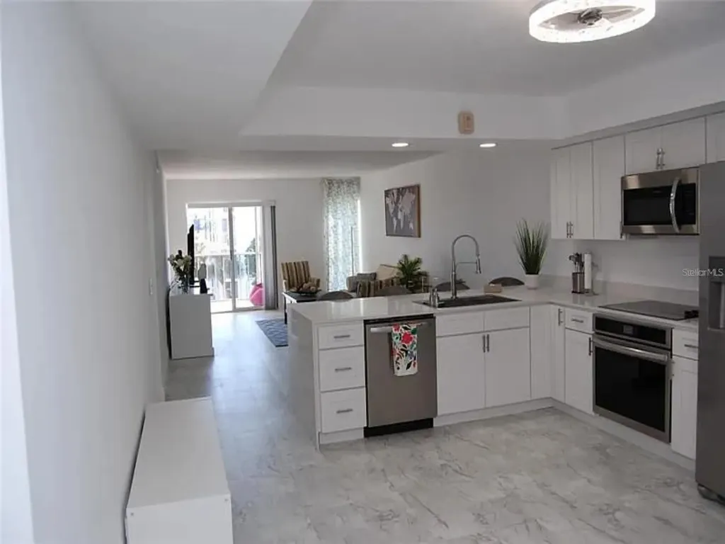 4904 38th Way S St Petersburg FL 33711