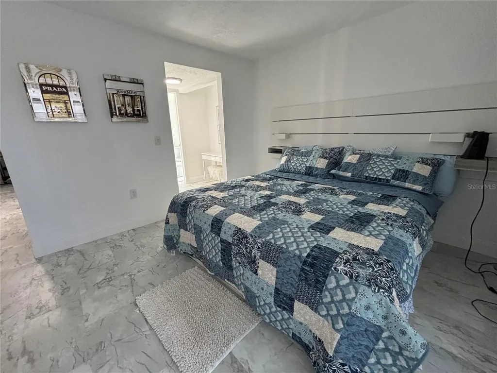4904 38th Way S St Petersburg FL 33711