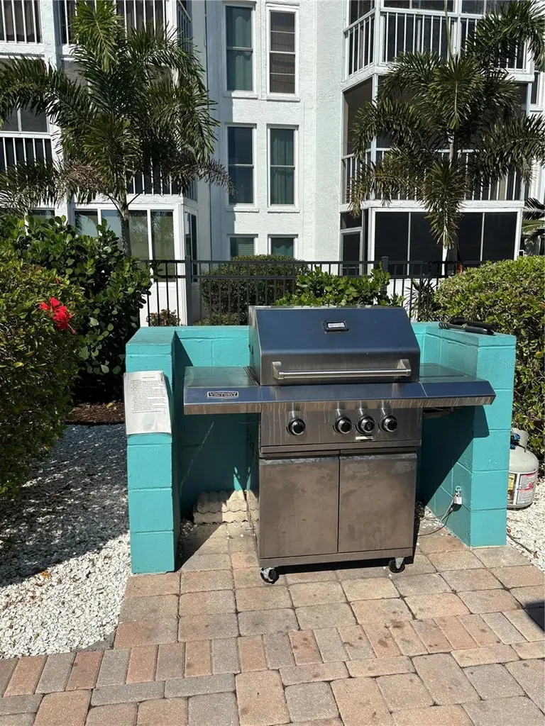 4904 38th Way S St Petersburg FL 33711