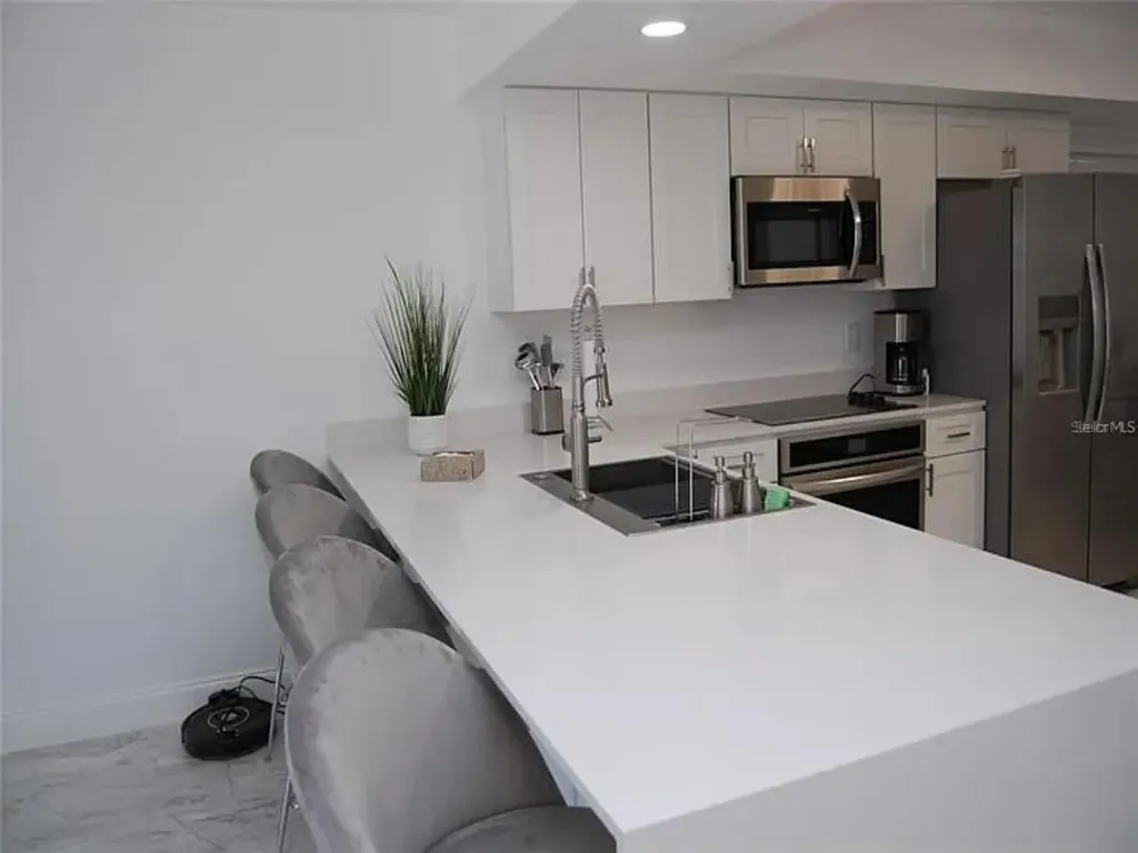 4904 38th Way S St Petersburg FL 33711