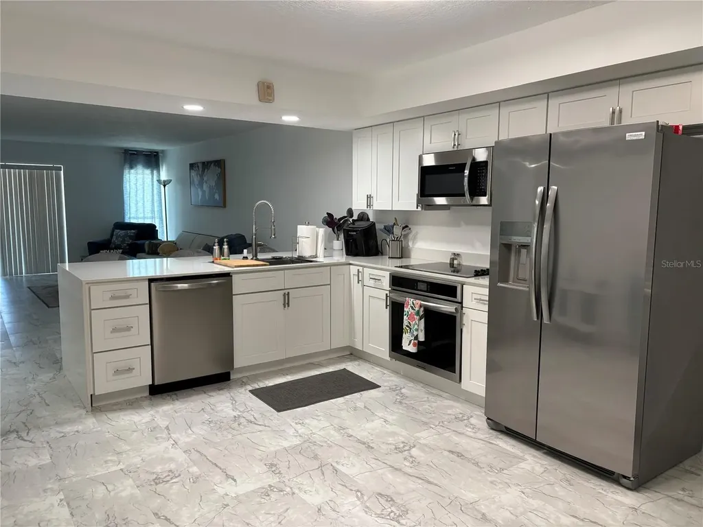4904 38th Way S St Petersburg FL 33711