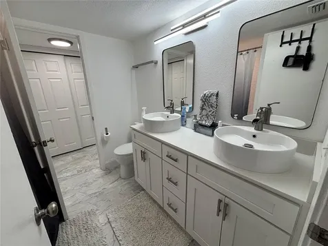 4904 38th Way S St Petersburg FL 33711