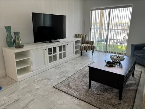4904 38th Way S St Petersburg FL 33711