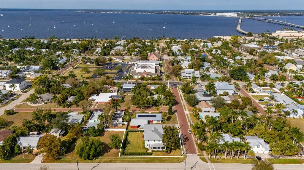 359 Gill Street Punta Gorda FL 33950