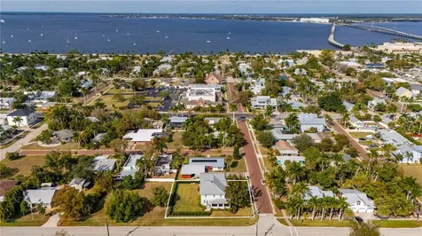 359 Gill Street Punta Gorda FL 33950