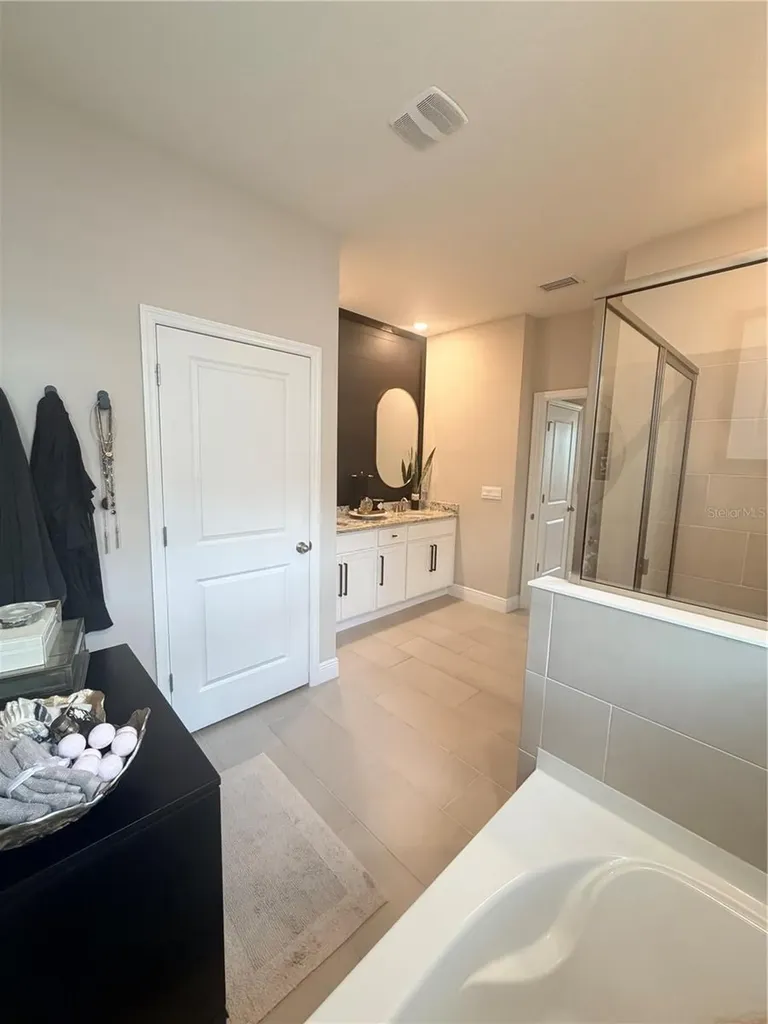 17715 Cantarina Cove Lakewood Ranch FL 34211