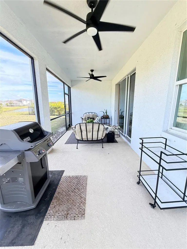 17715 Cantarina Cove Lakewood Ranch FL 34211