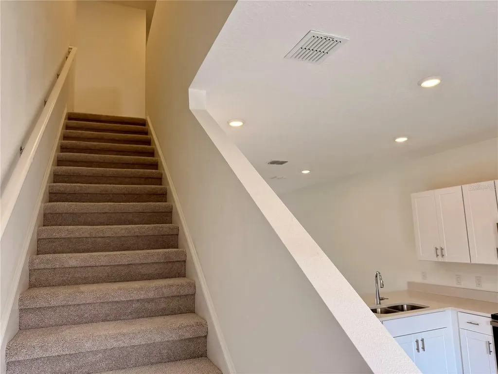 2996 Skyline Loop Kissimmee FL 34758